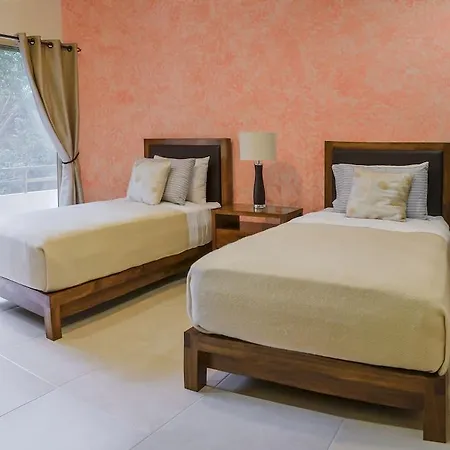 El Sueno House 2 Brm Sleeps 5 Balcony Hotel